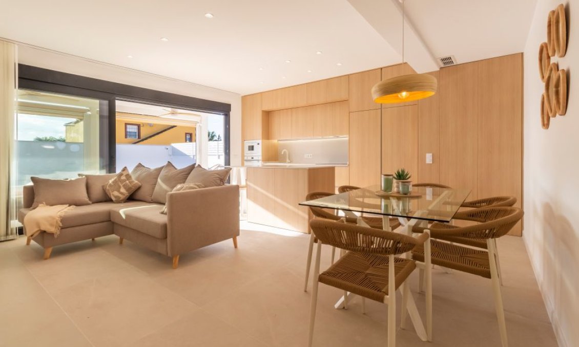 Resale - Semi Detached -
Torrevieja - Costa Blanca