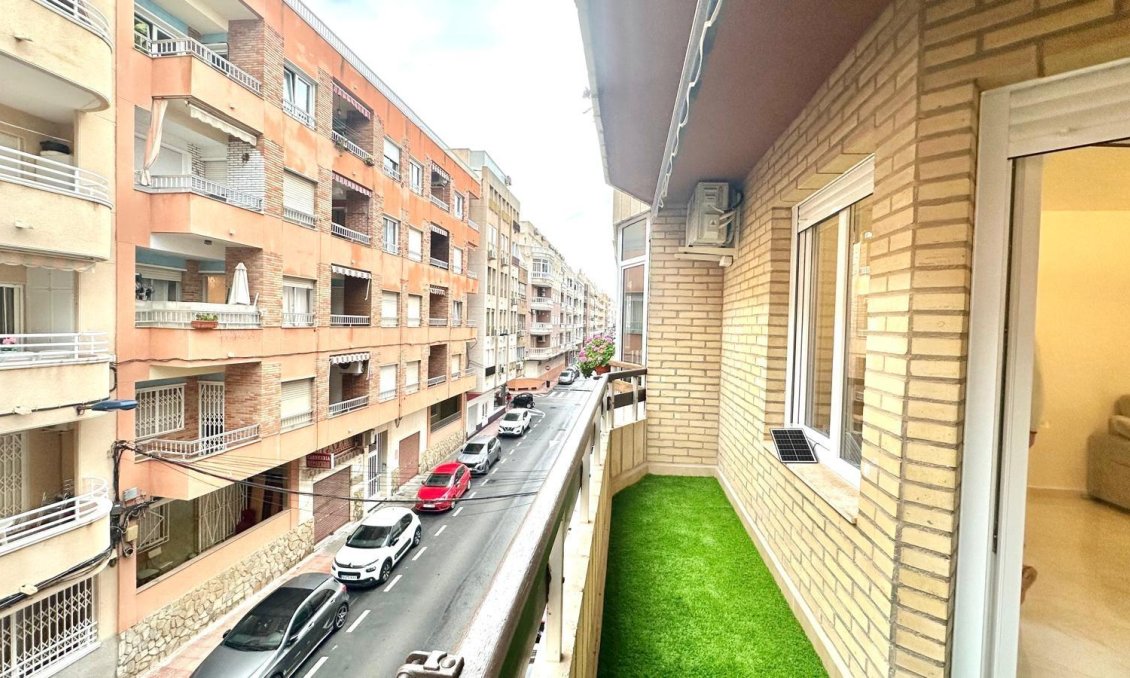 Wiederverkauf - Wohnung -
Torrevieja - Playa del Cura