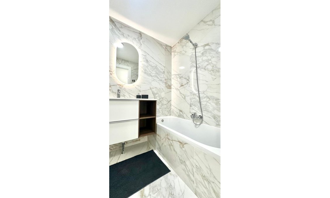 Wiederverkauf - Wohnung -
Torrevieja - Playa del Cura