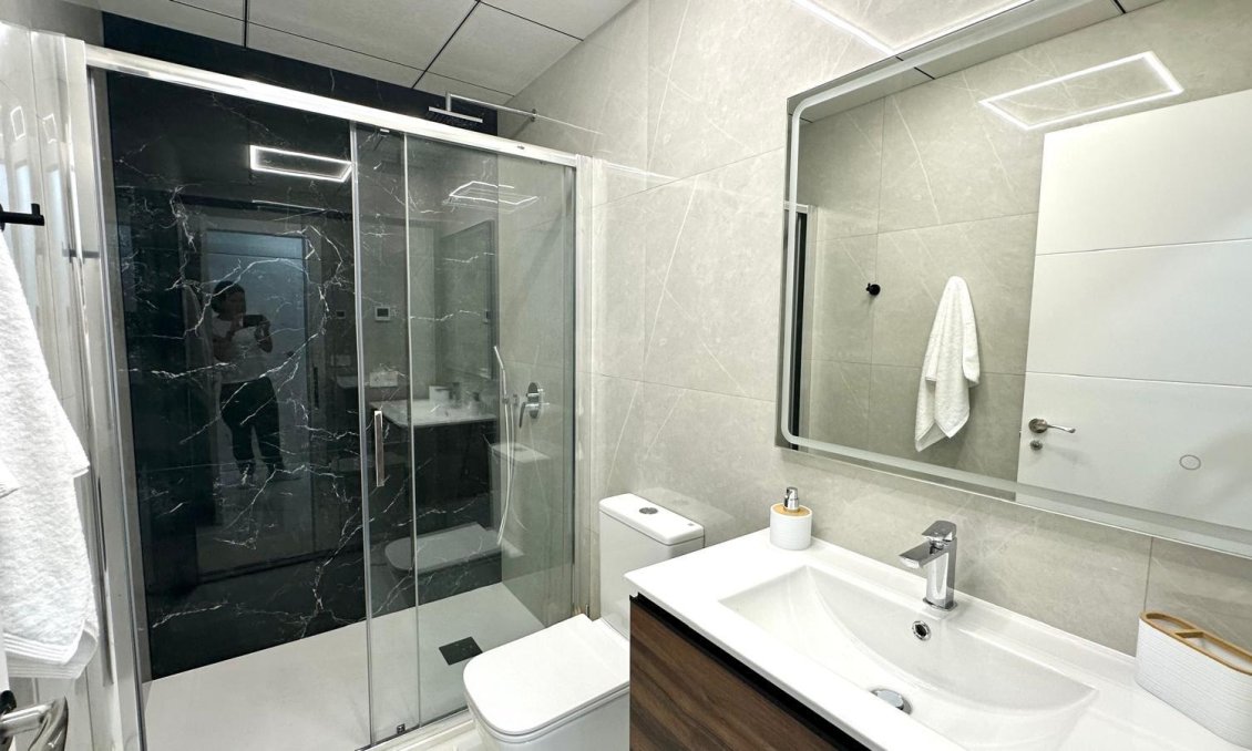 Resale - Apartment -
Torrevieja - Playa del Cura