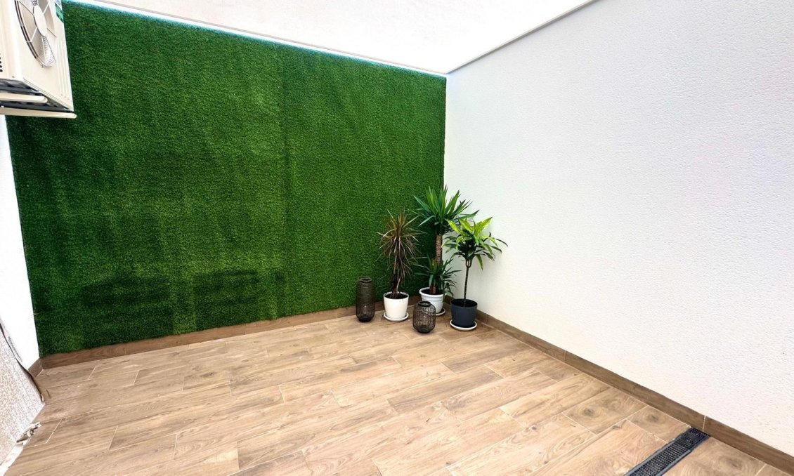 Wiederverkauf - Wohnung -
Torrevieja - Playa del Cura