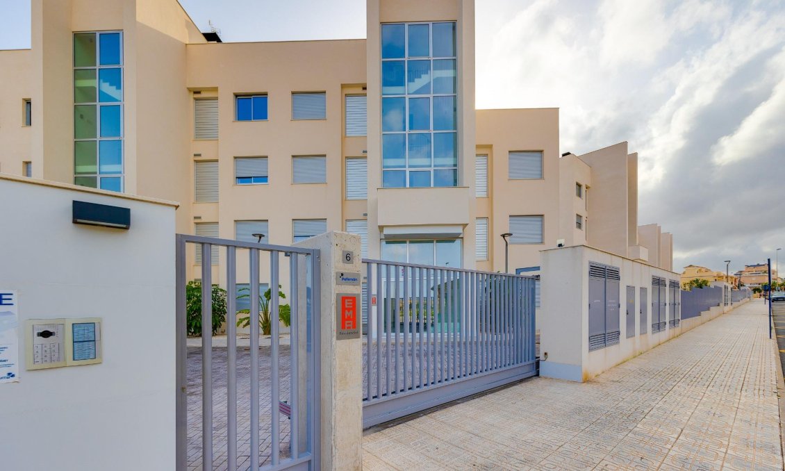 Wiederverkauf - Wohnung -
Orihuela Costa - Villamartín-las Filipinas