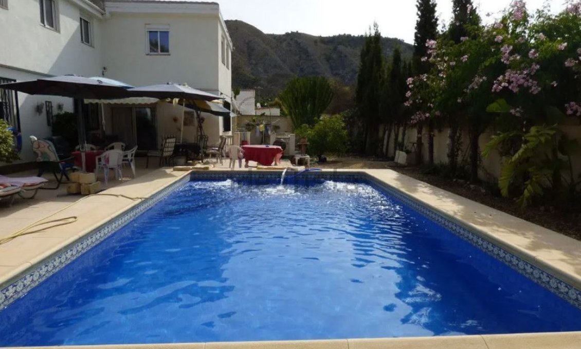 Wiederverkauf - Villa -
Orxeta - Costa Blanca