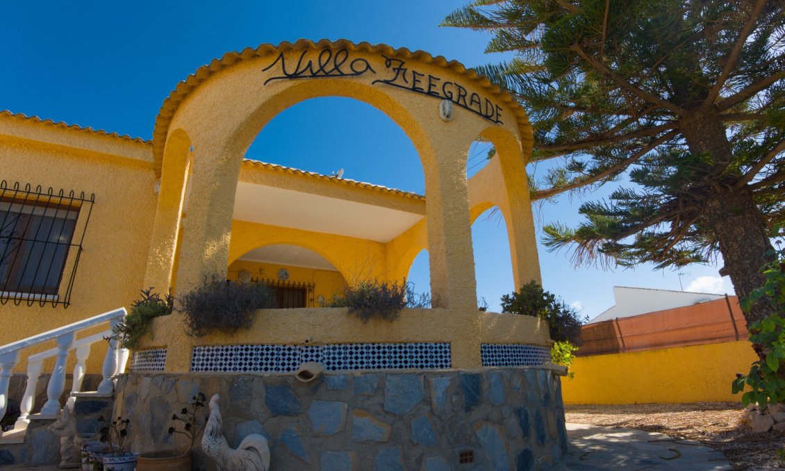 Wiederverkauf - Villa -
La Siesta - Costa Blanca