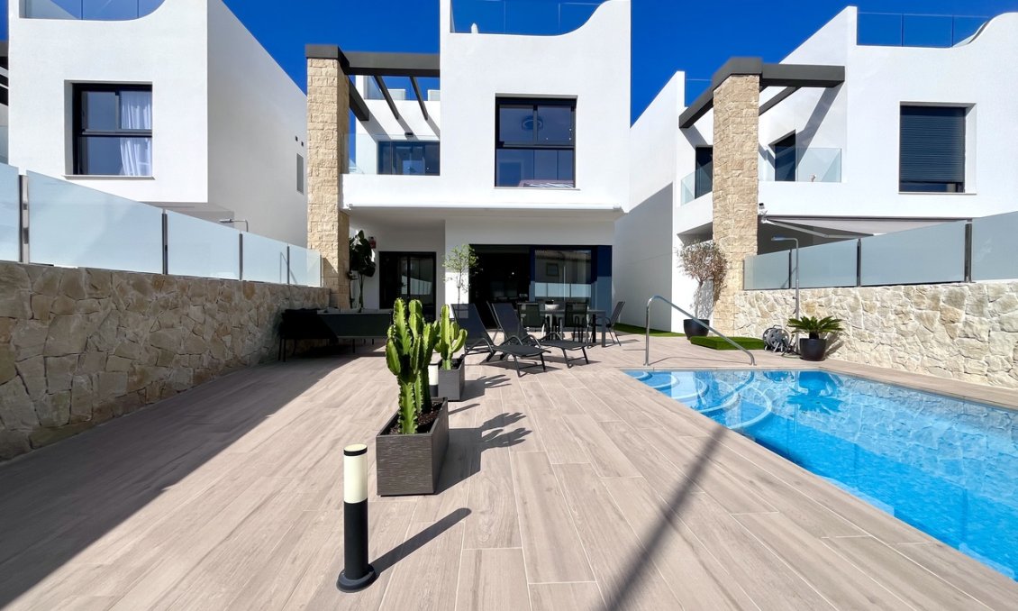 Wiederverkauf - Villa -
Punta Prima - Costa Blanca