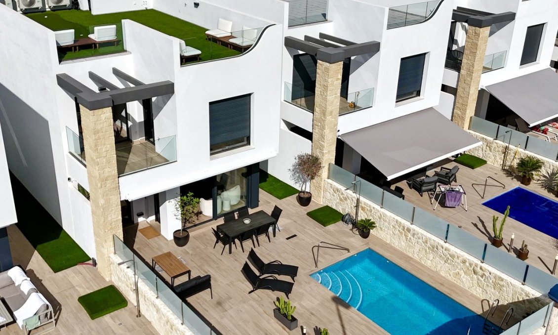 Wiederverkauf - Villa -
Punta Prima - Costa Blanca