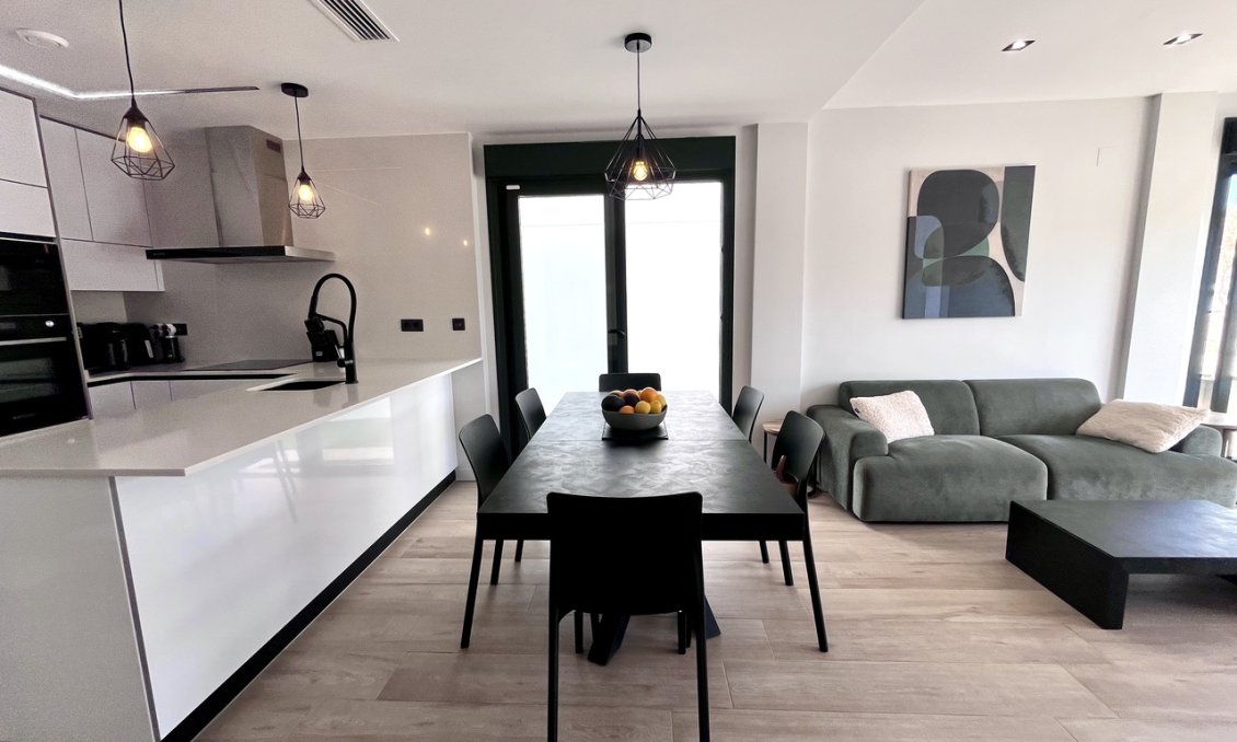 Wiederverkauf - Villa -
Punta Prima - Costa Blanca