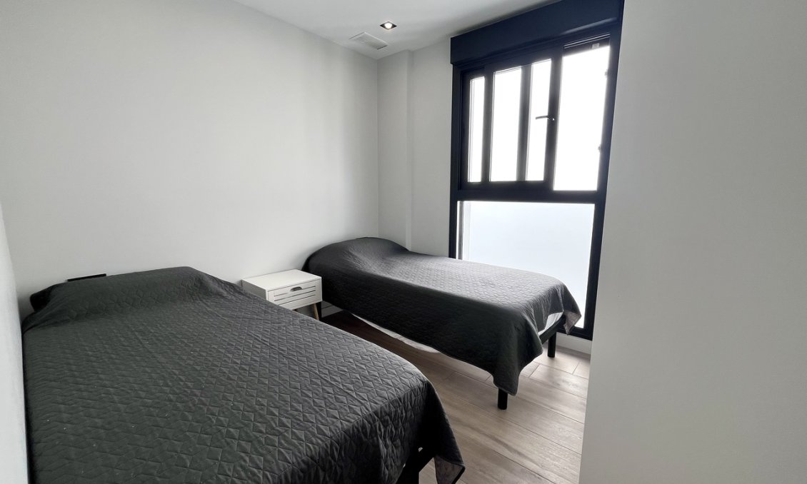 Wiederverkauf - Villa -
Punta Prima - Costa Blanca