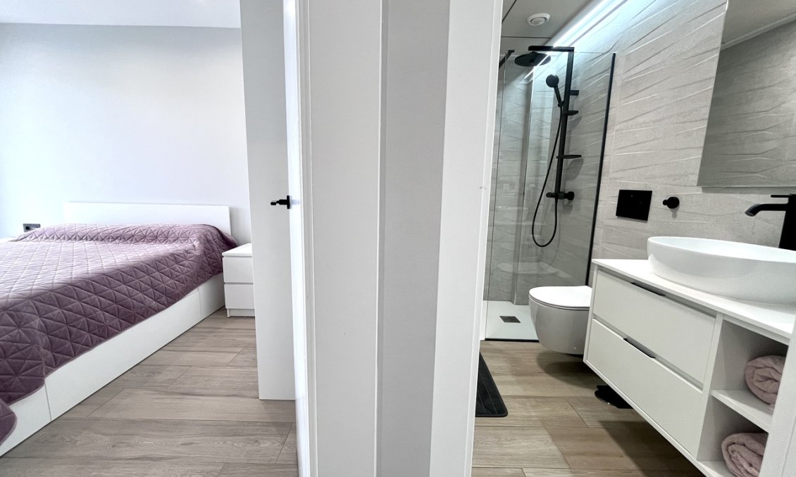 Wiederverkauf - Villa -
Punta Prima - Costa Blanca