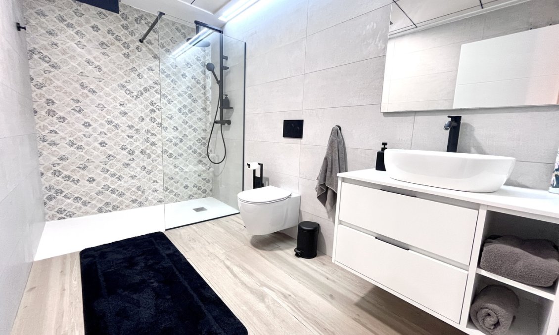 Wiederverkauf - Villa -
Punta Prima - Costa Blanca