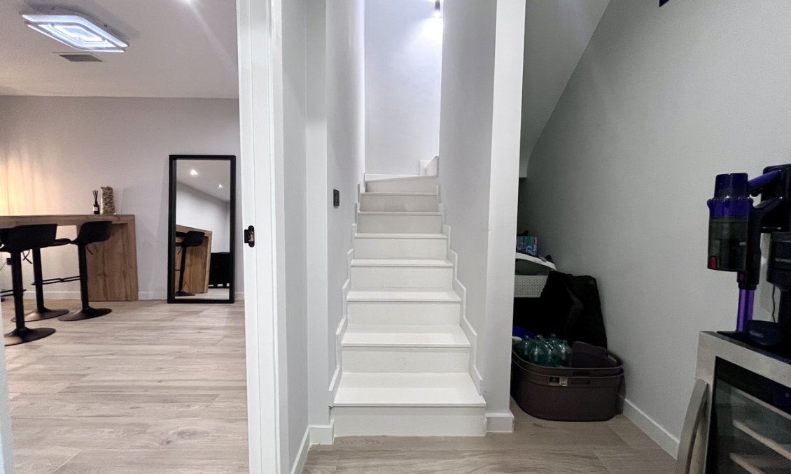 Wiederverkauf - Villa -
Punta Prima - Costa Blanca