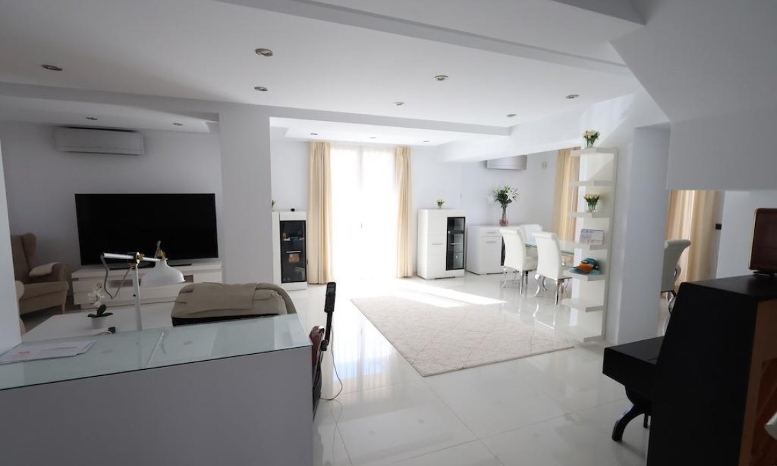 Wiederverkauf - Villa -
Cabo Roig - Costa Blanca