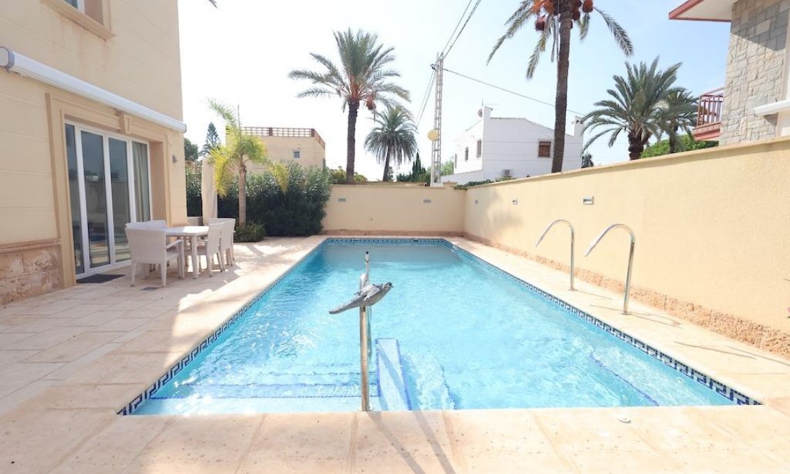 Wiederverkauf - Villa -
Cabo Roig - Costa Blanca
