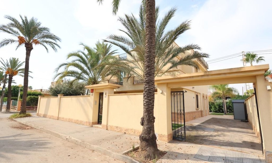 Wiederverkauf - Villa -
Cabo Roig - Costa Blanca