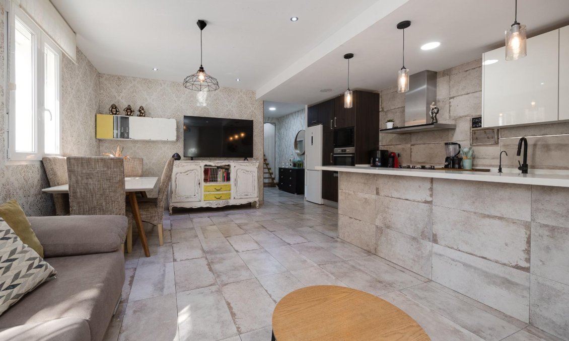 Resale - Town House -
Torrevieja - Centro