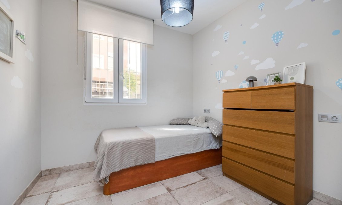 Resale - Town House -
Torrevieja - Centro