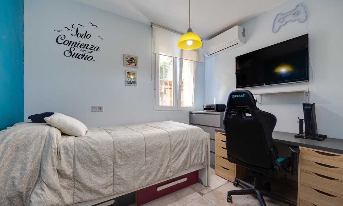 Resale - Town House -
Torrevieja - Centro