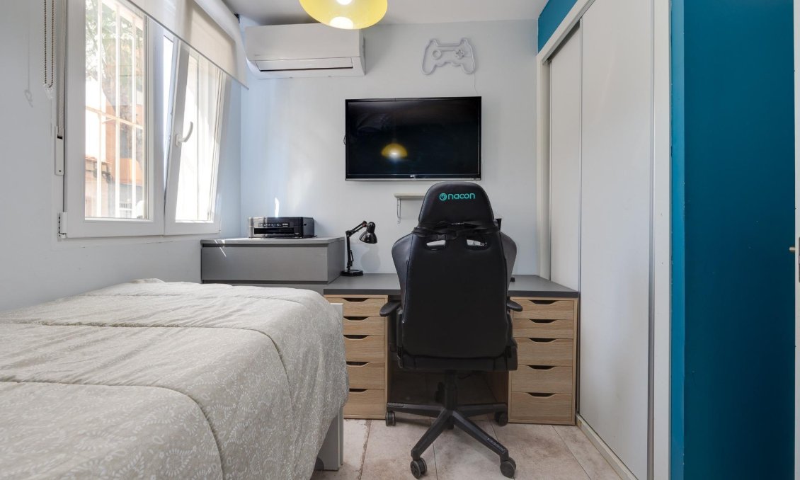 Resale - Town House -
Torrevieja - Centro