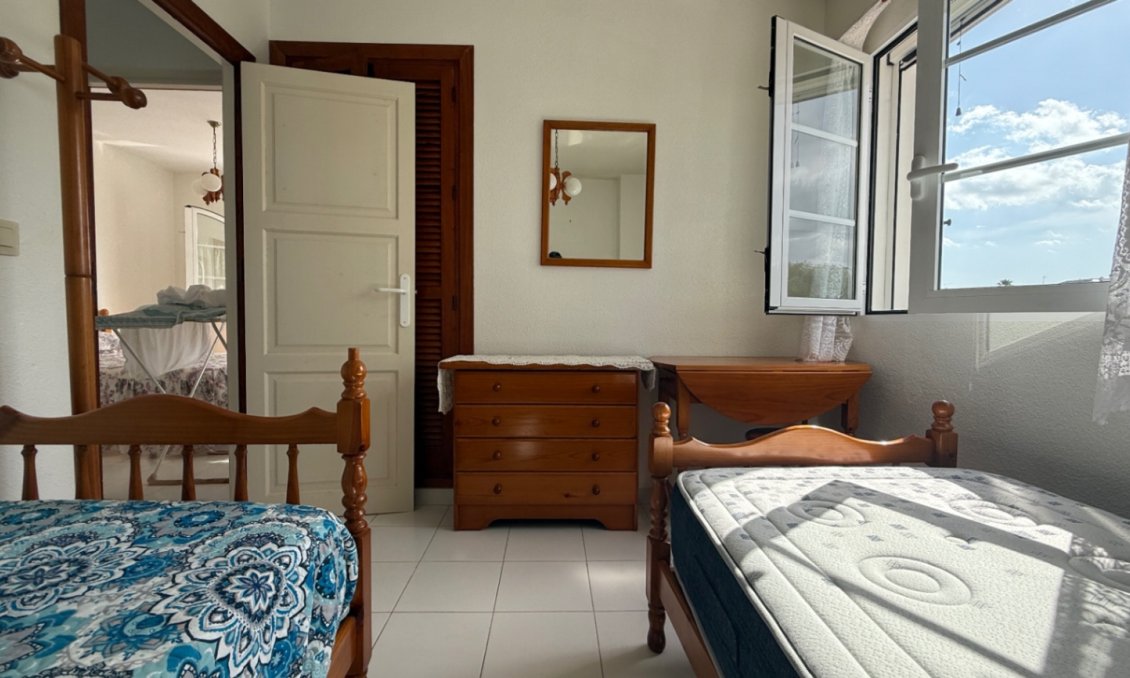 Resale - Duplex -
San Miguel de Salinas - Inland