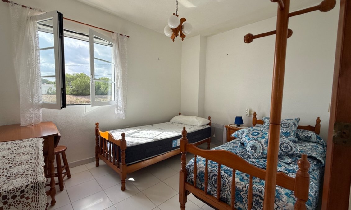 Resale - Duplex -
San Miguel de Salinas - Inland