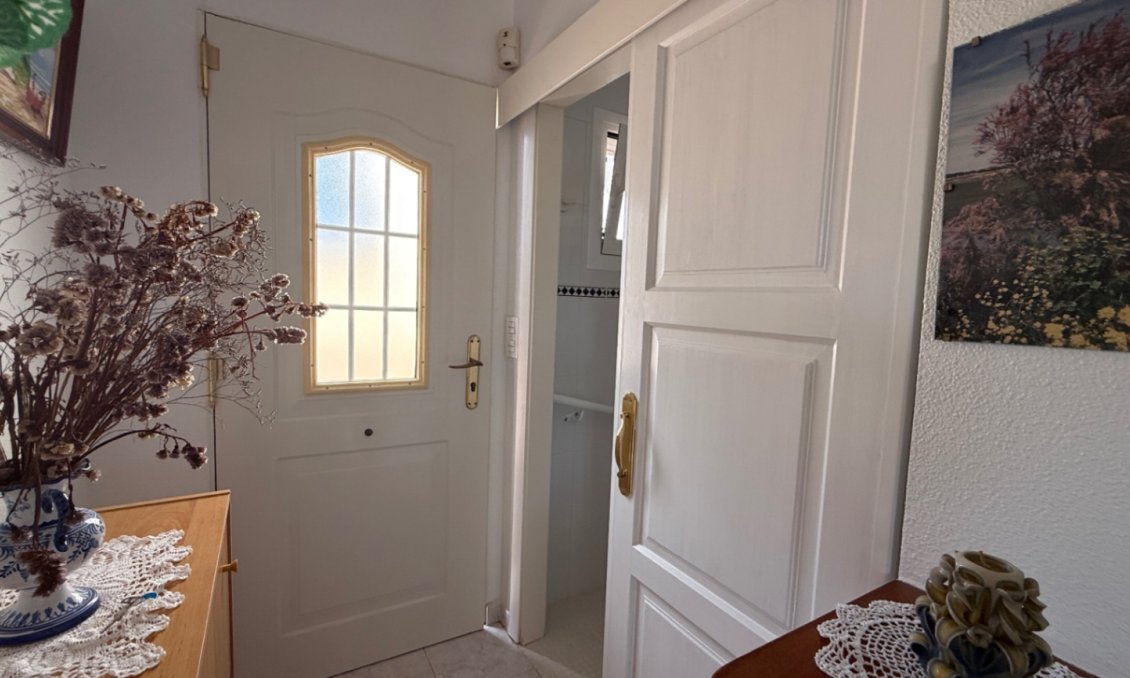 Resale - Duplex -
San Miguel de Salinas - Inland