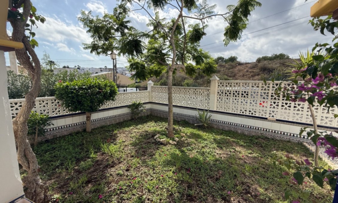 Resale - Duplex -
San Miguel de Salinas - Inland