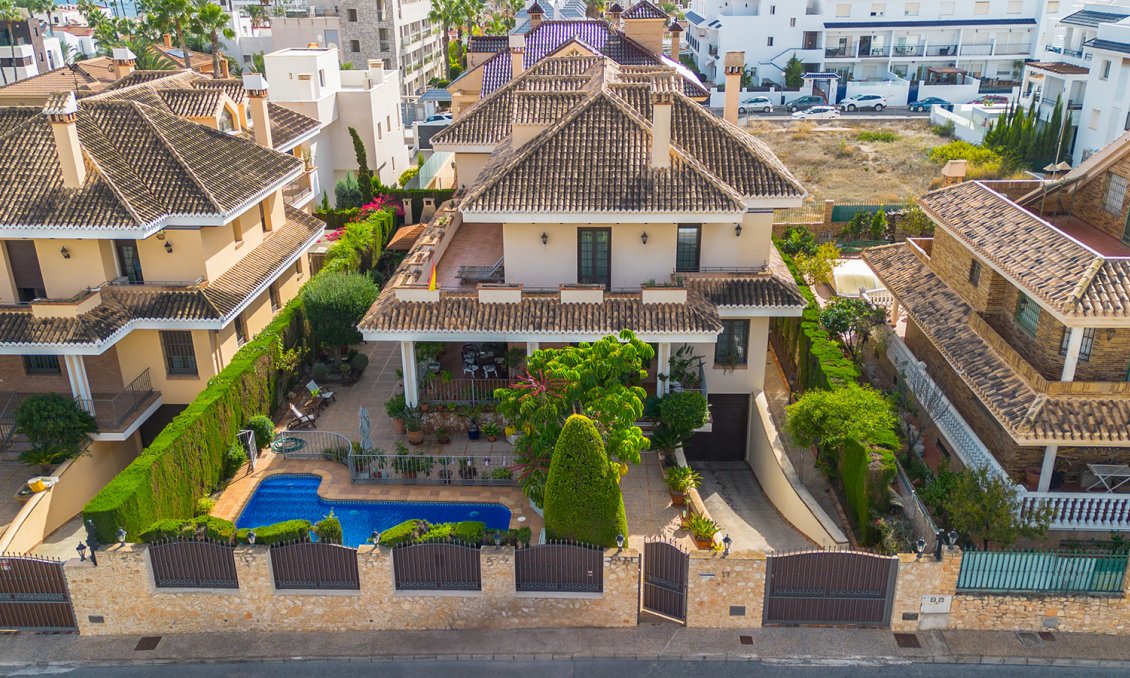Resale - Villa -
Torrevieja - Costa Blanca