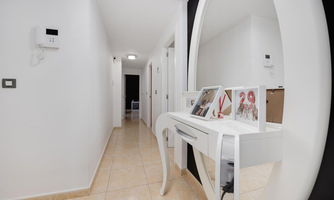 Resale - Apartment -
Torrevieja - Centro