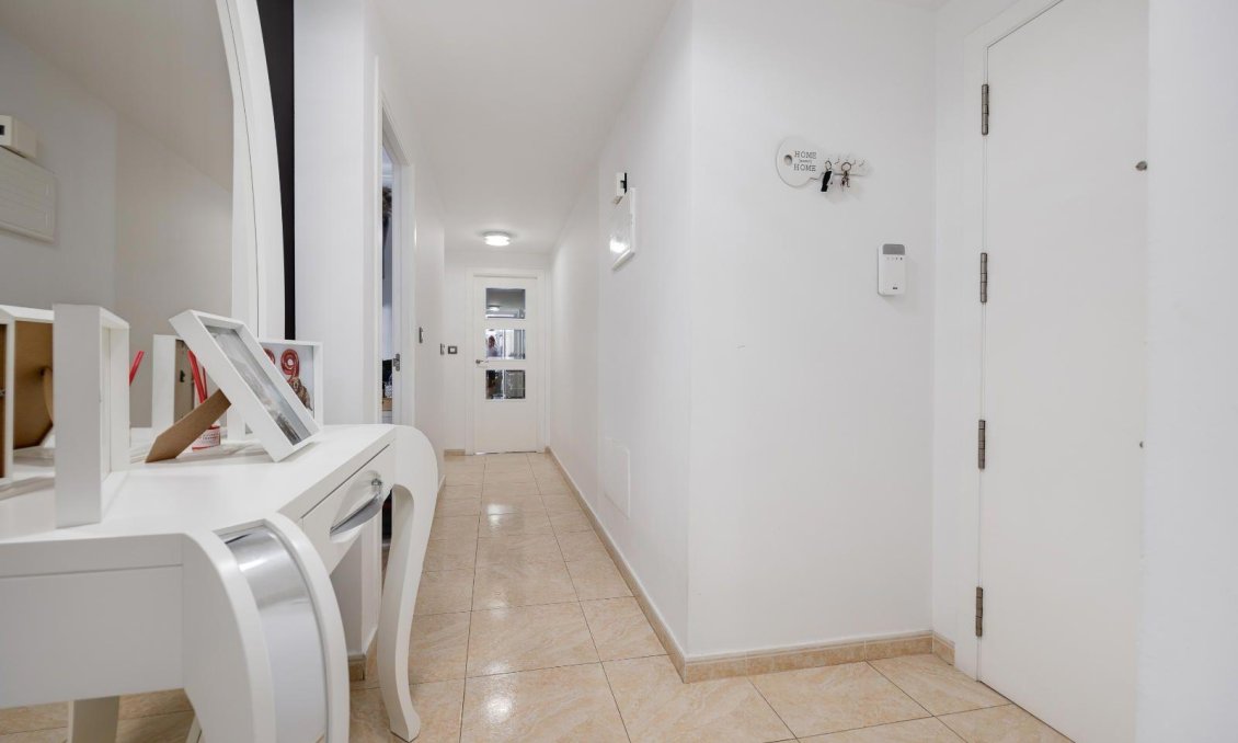 Resale - Apartment -
Torrevieja - Centro