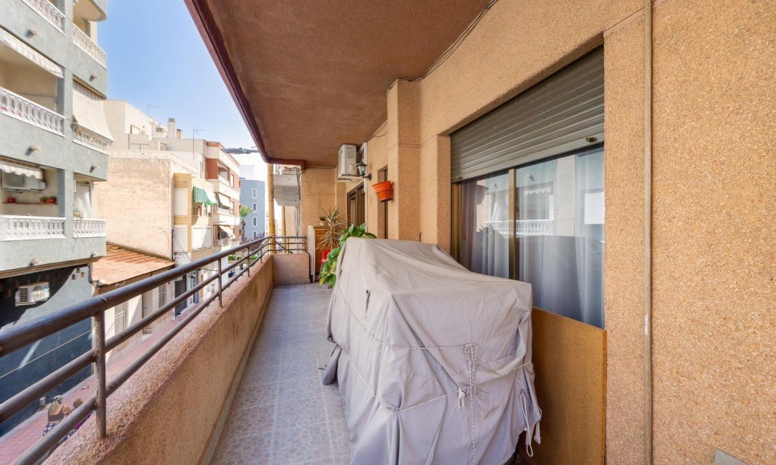 Resale - Apartment -
Torrevieja - Centro
