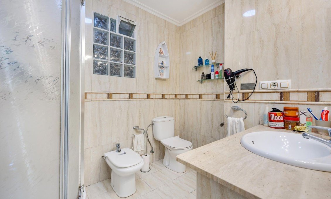 Resale - Apartment -
Torrevieja - Centro