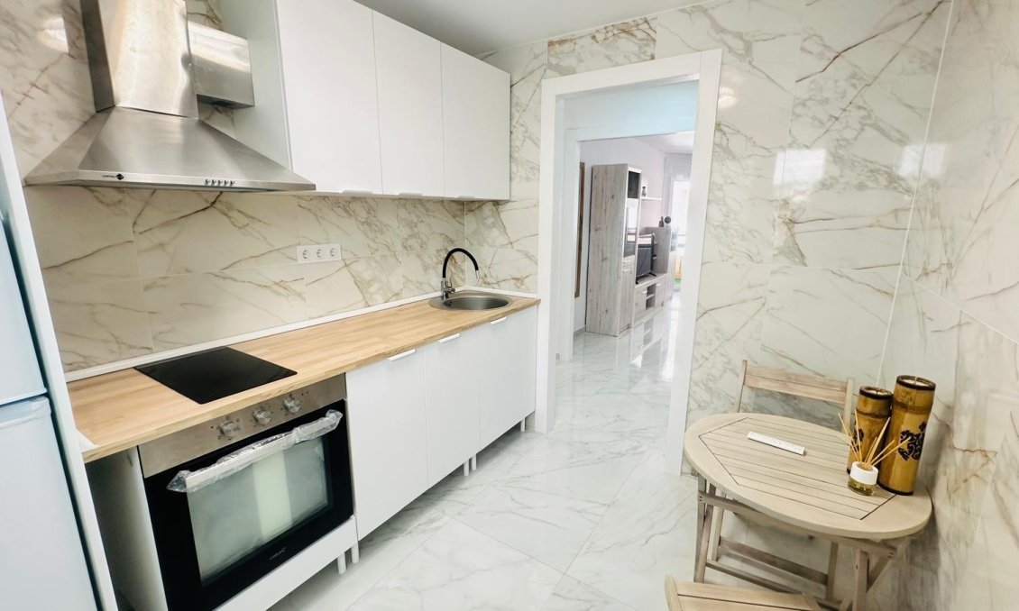 Resale - Apartment -
Torrevieja - Playa del Cura