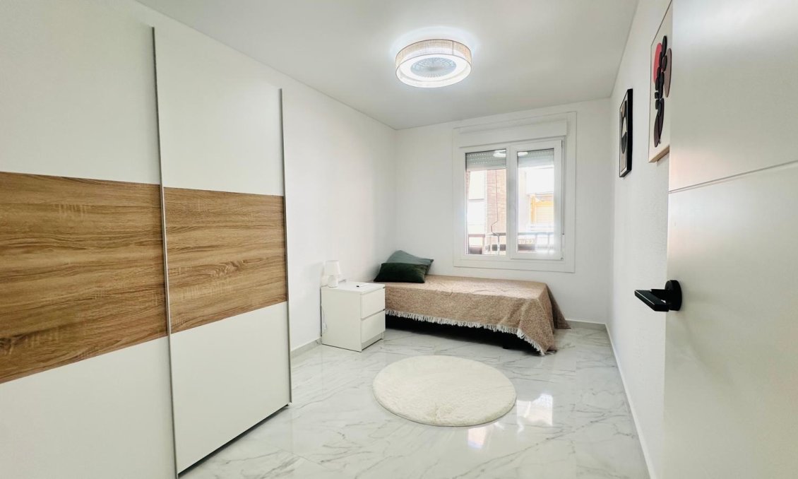 Resale - Apartment -
Torrevieja - Playa del Cura