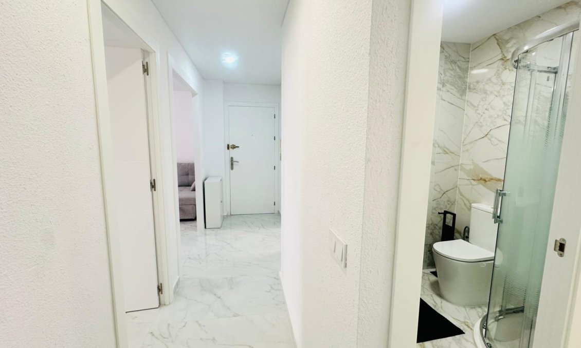 Resale - Apartment -
Torrevieja - Playa del Cura