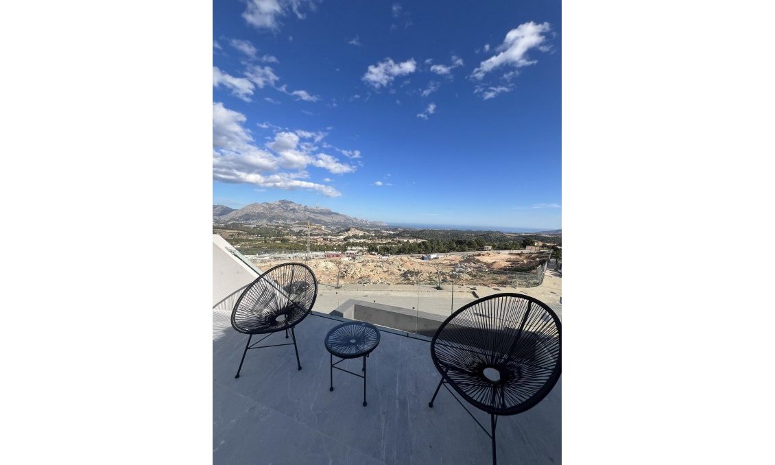 Neue Gebäude - Town House -
Polop - PAU1