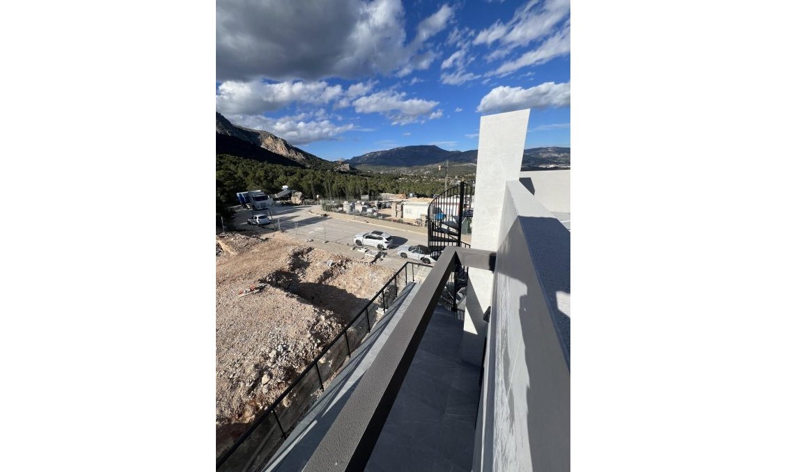 Neue Gebäude - Town House -
Polop - PAU1