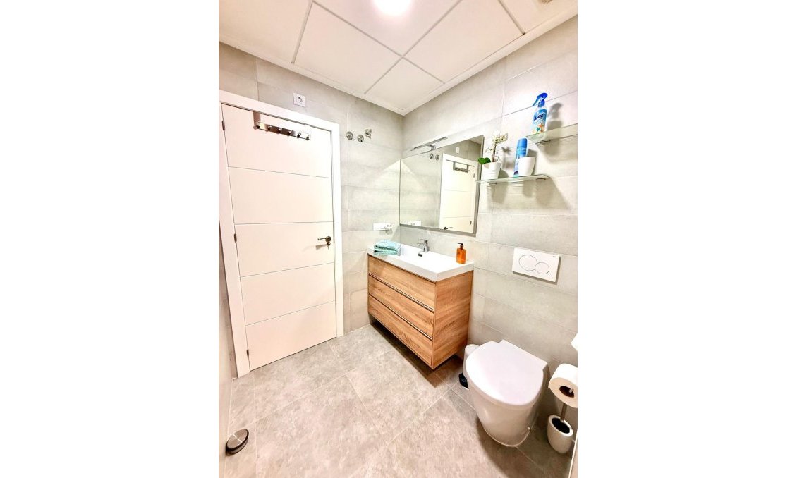 Wiederverkauf - Wohnung -
Orihuela Costa - Villamartín-las Filipinas