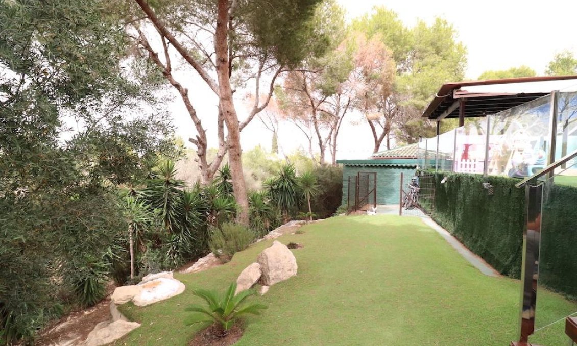 Resale - Villa -
Orihuela Costa - Costa Blanca