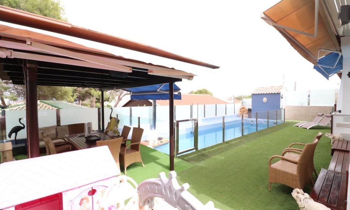 Resale - Villa -
Orihuela Costa - Costa Blanca