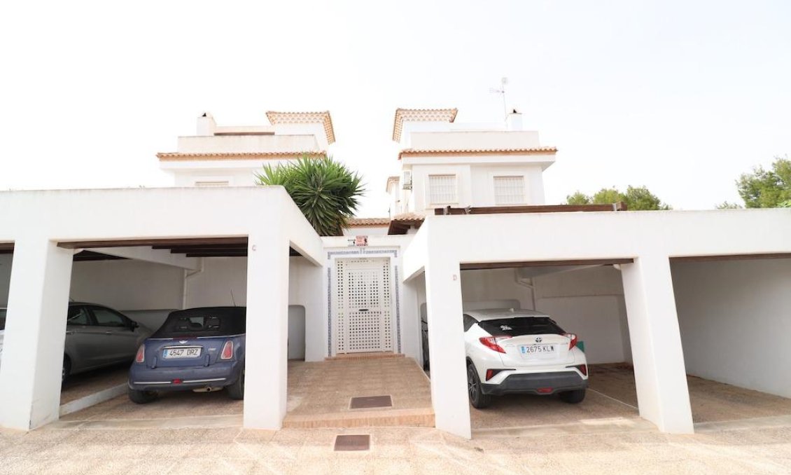 Resale - Villa -
Orihuela Costa - Costa Blanca