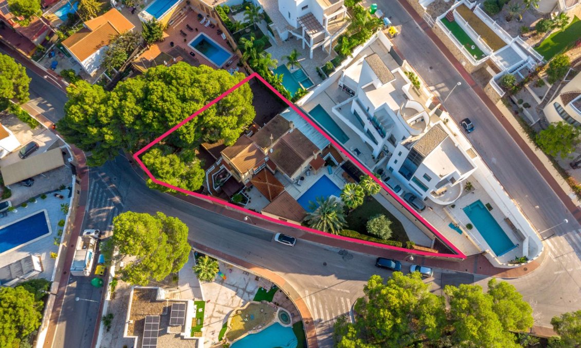 Resale - Villa -
Torrevieja - Los Balcones