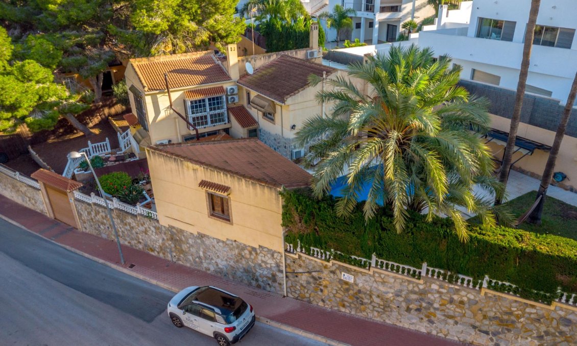 Resale - Villa -
Torrevieja - Los Balcones