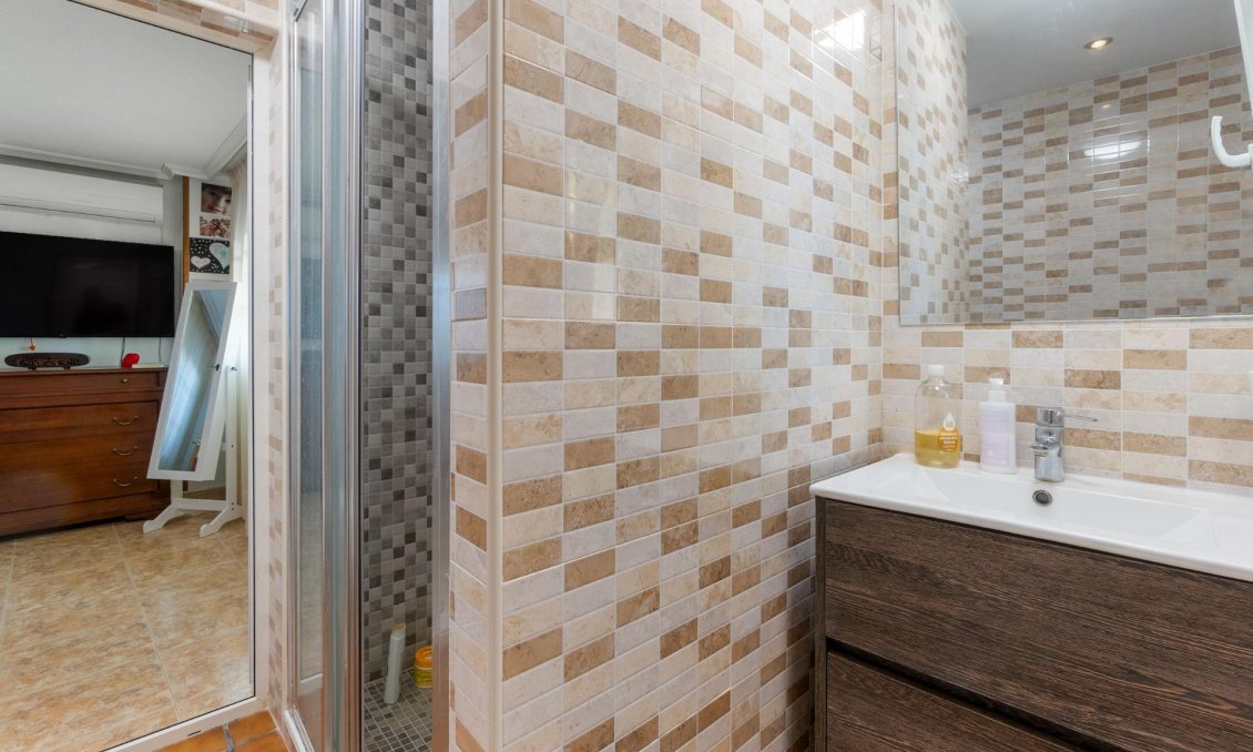 Resale - Villa -
Torrevieja - Los Balcones