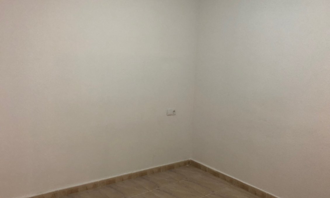 Resale - Semi Detached -
San Miguel de Salinas - Inland