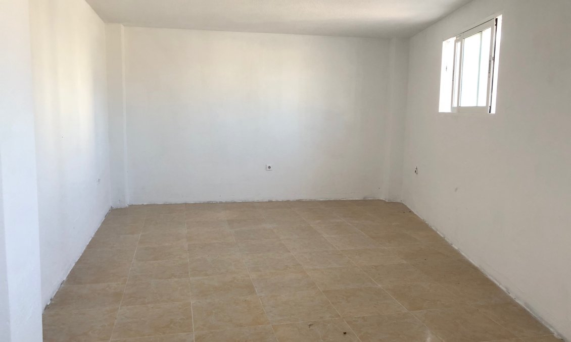Resale - Semi Detached -
San Miguel de Salinas - Inland