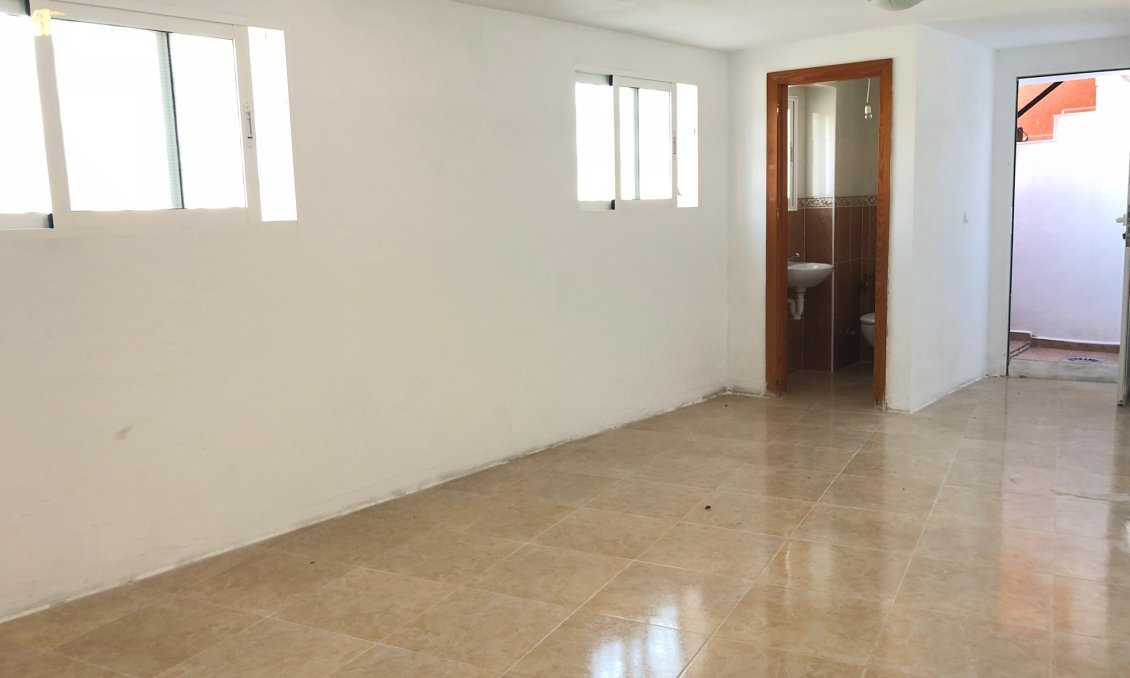 Resale - Semi Detached -
San Miguel de Salinas - Inland
