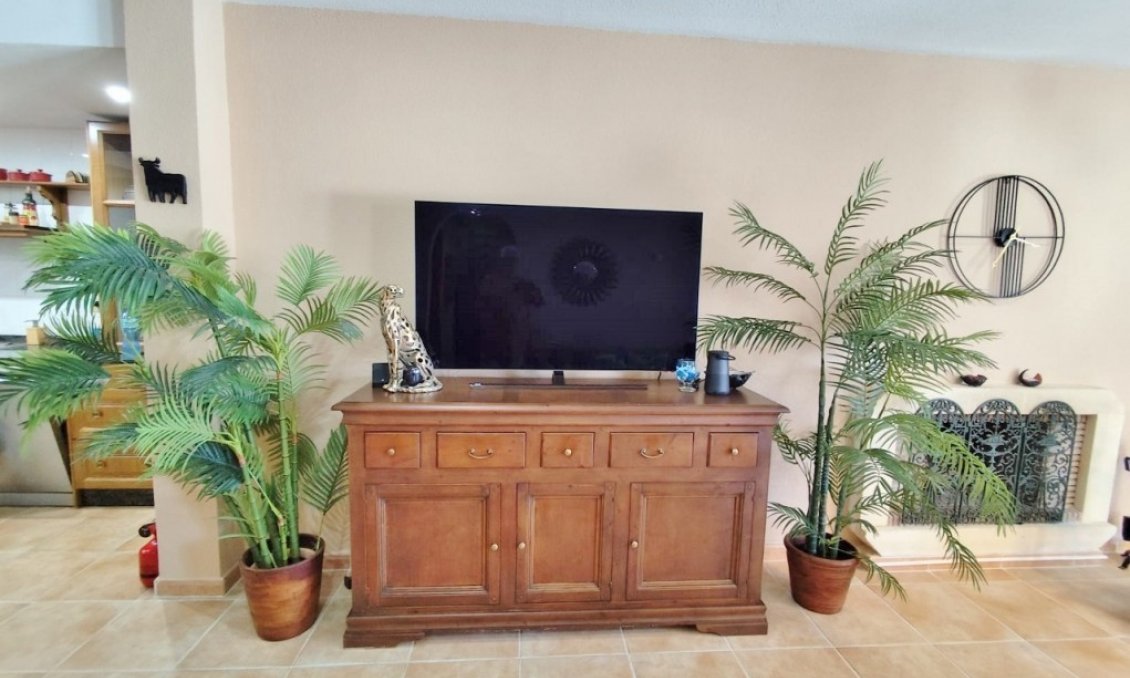 Resale - Villa -
San Miguel de Salinas - Inland