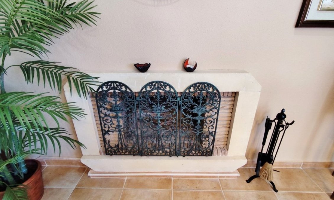 Resale - Villa -
San Miguel de Salinas - Inland