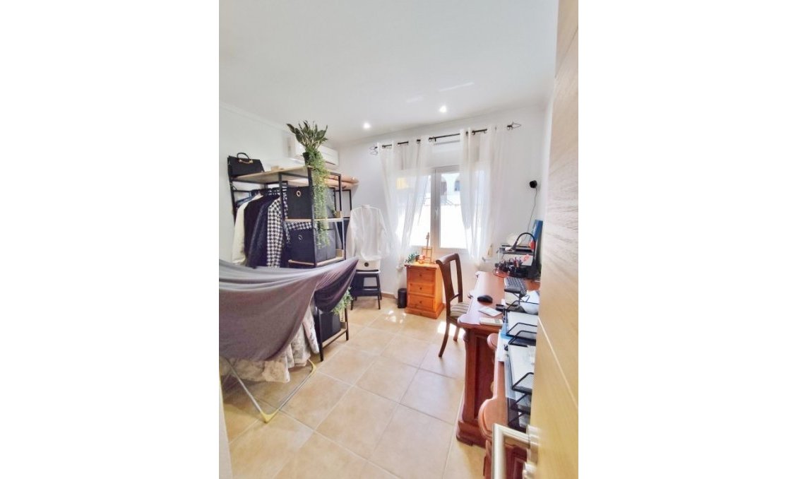 Resale - Villa -
San Miguel de Salinas - Inland