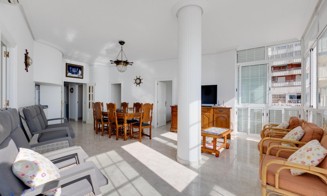 Revânzare - Apartament -
Torrevieja - Costa Blanca